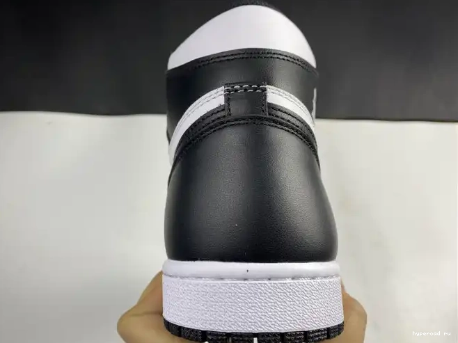 555088-010 Jordan (2014) Black 1 Retro Air White 0417